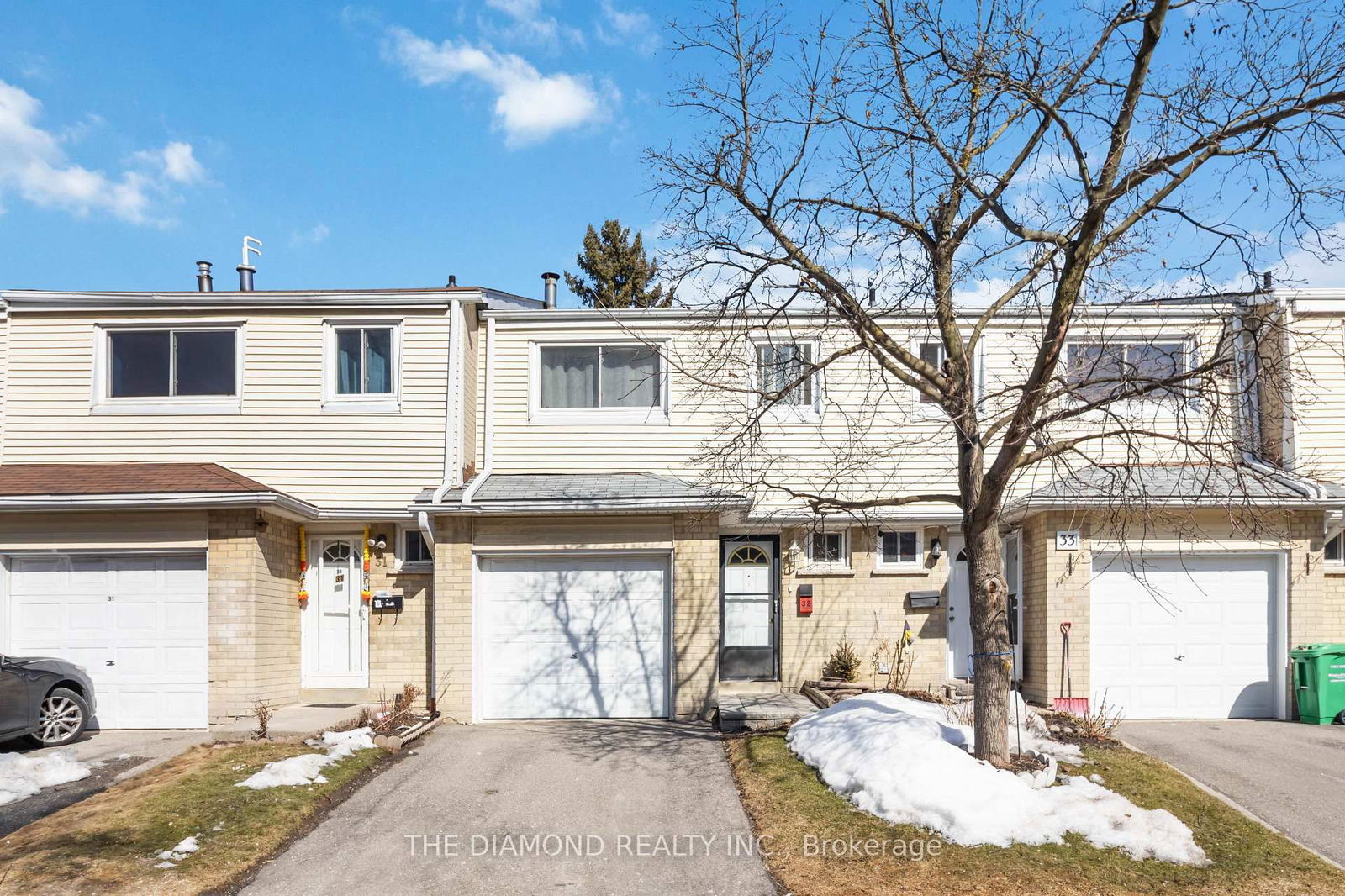 Townhouse for sale at 32-400 Mississauga Valley Boulevard, Mississauga, Mississauga Valleys, L5A 3N6 - MLS: W12014400