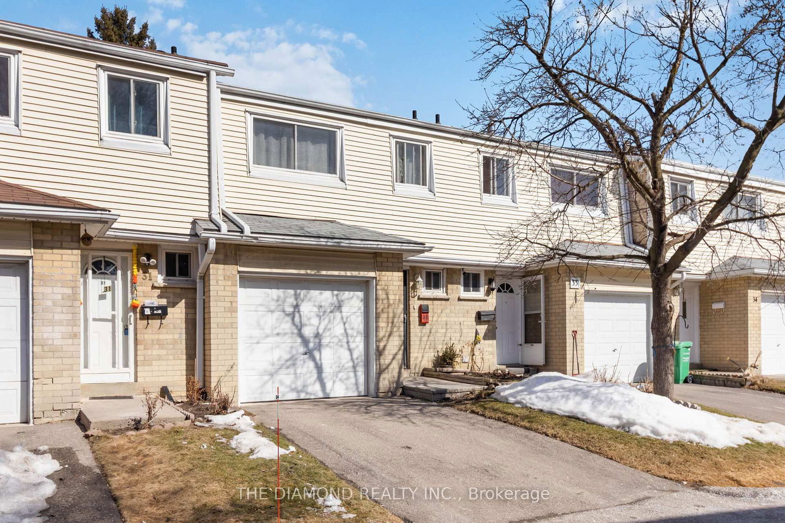 Townhouse for sale at 32-400 Mississauga Valley Boulevard, Mississauga, Mississauga Valleys, L5A 3N6 - MLS: W12014400