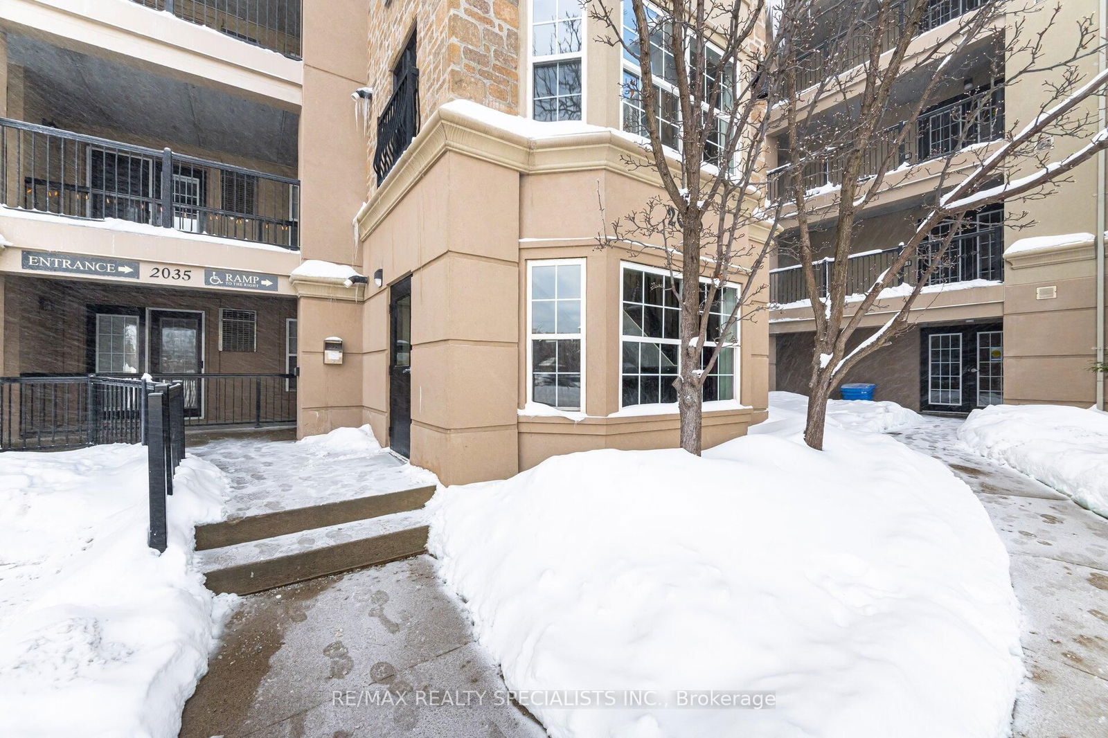 Condo for sale at 303-2035 Appleby Line, Burlington, Uptown, L7L 7G8 - MLS: W12014517