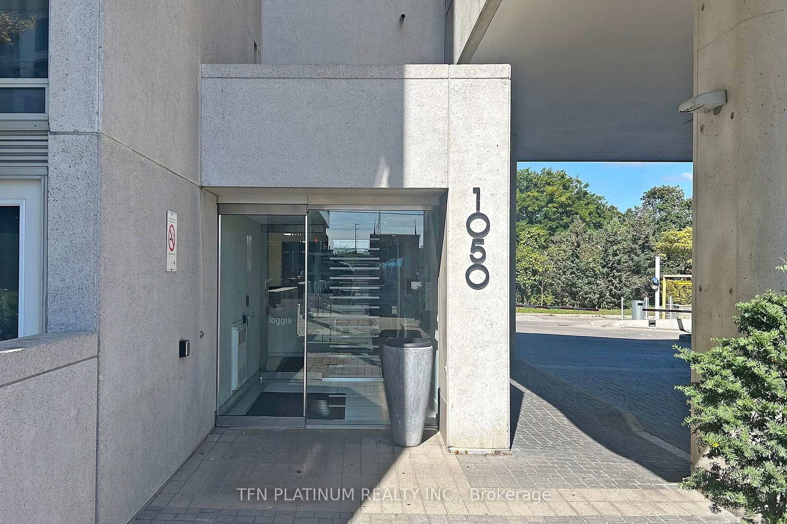 Condo for sale at 416-1050 The Queens Way, Toronto, Islington-City Centre West, M8Z 0A8 - MLS: W12014834