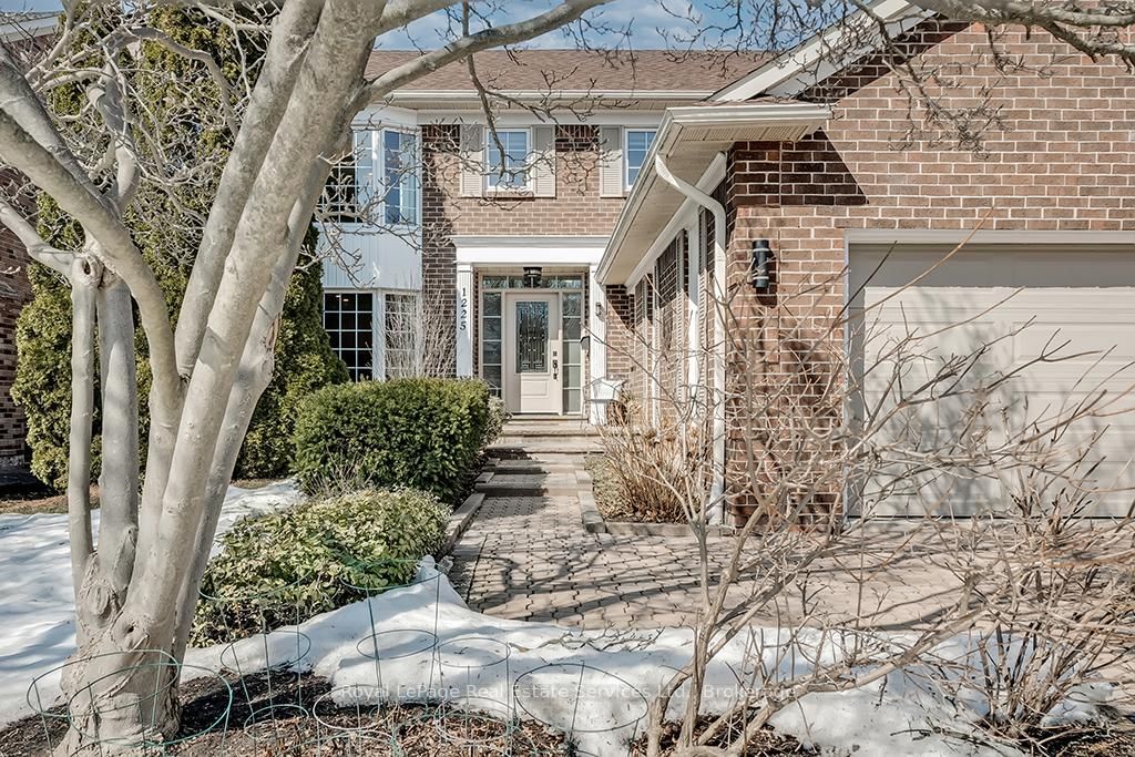 Detached House for sale at 1225 Old Post Drive, Oakville, 1007 - GA Glen Abbey, L6M 1A5 - MLS: W12014852