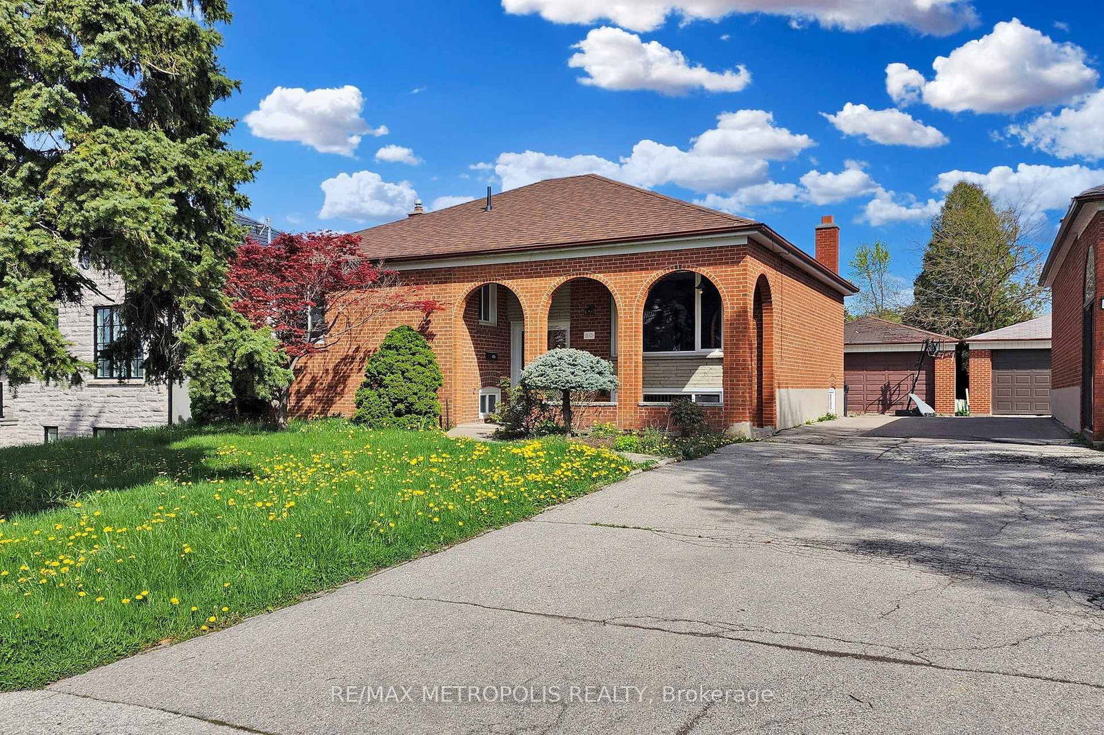 Detached House for sale at 50 Langholm Drive, Toronto, Downsview-Roding-CFB, M3M 2R8 - MLS: W12014919