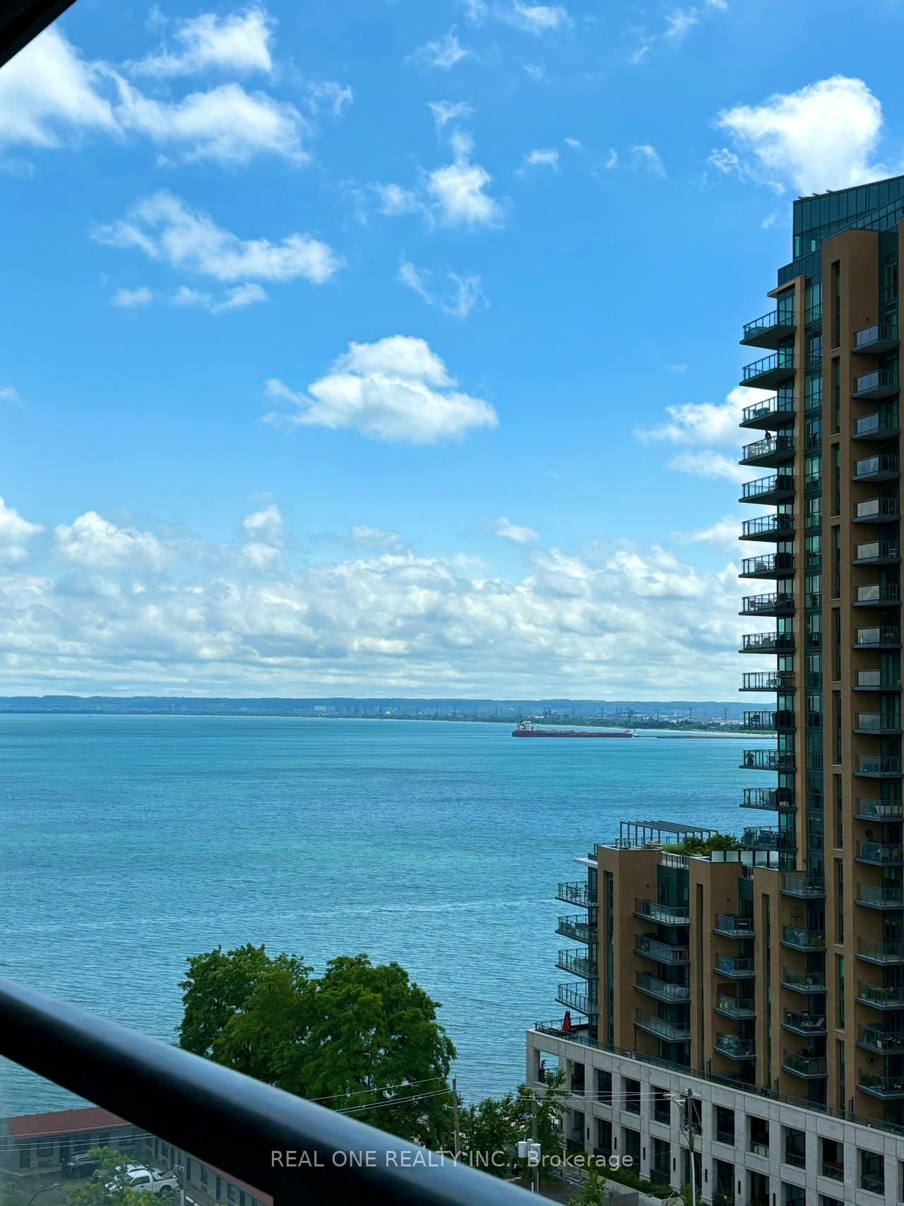 Condo for lease at 1010-370 Martha Street, Burlington, Brant, L7R 0G9 - MLS: W12015244