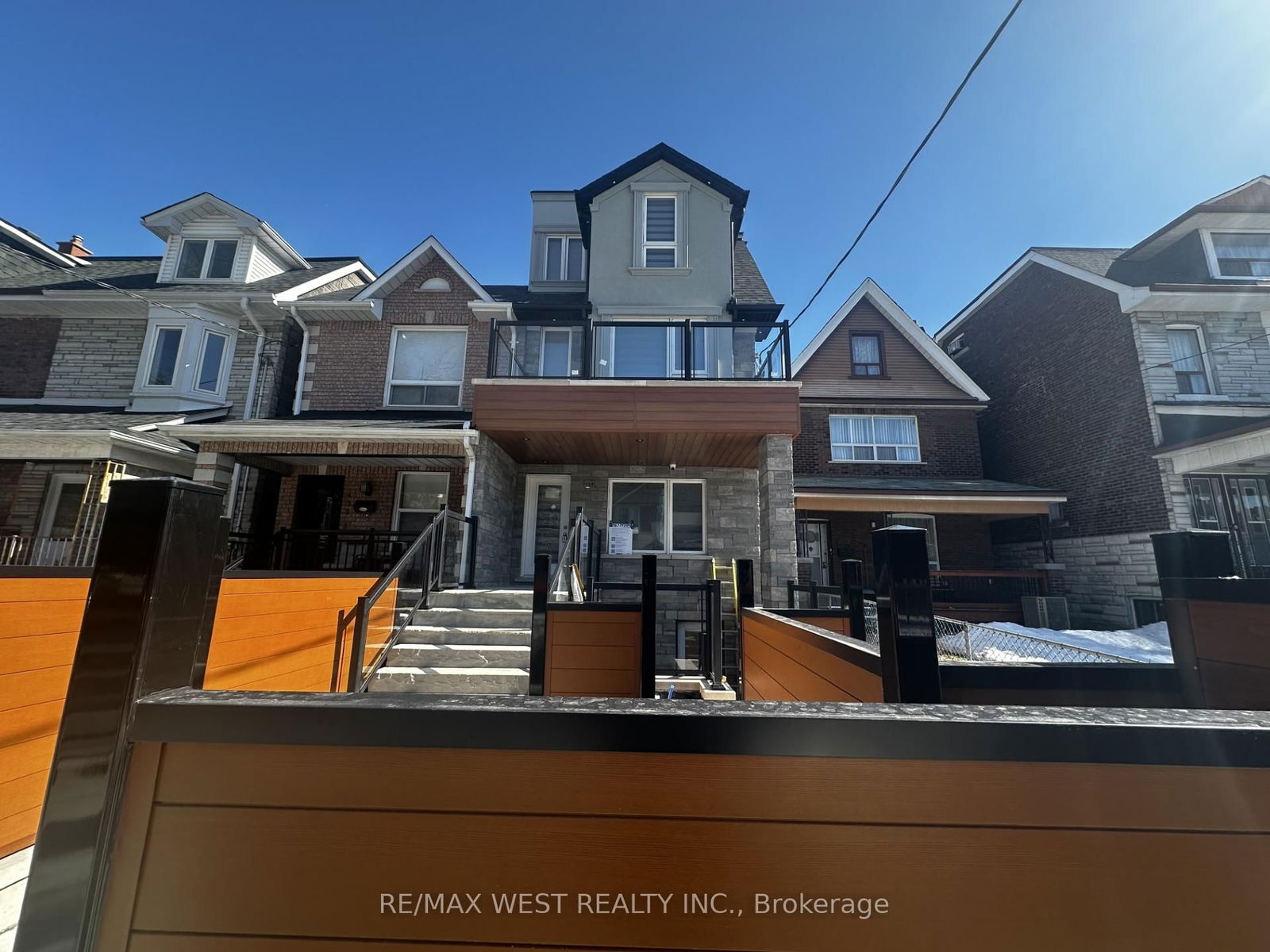 Semi-Detached House leased at 2nd Floor-431 Concord Avenue, Toronto, Dovercourt-Wallace Emerson-Junction, M6H 2P9 - MLS: W12015248
