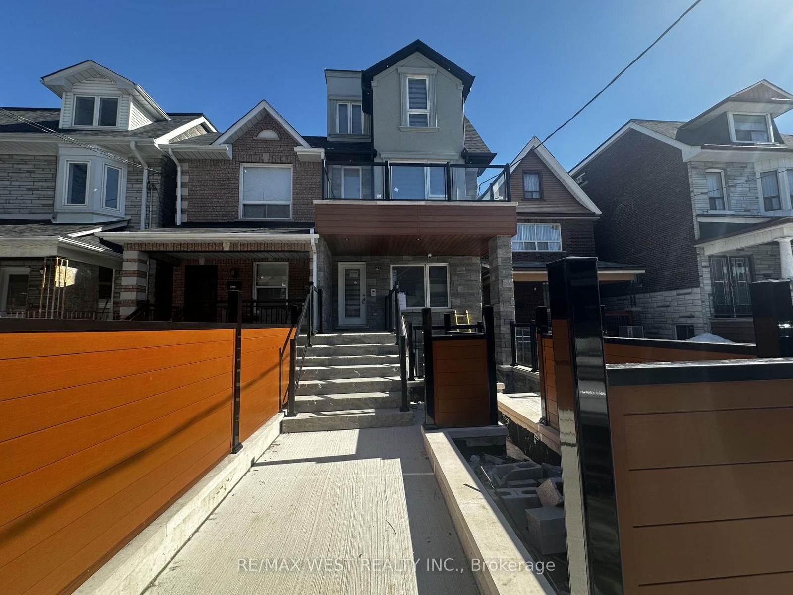 Semi-Detached House leased at 2nd Floor-431 Concord Avenue, Toronto, Dovercourt-Wallace Emerson-Junction, M6H 2P9 - MLS: W12015248