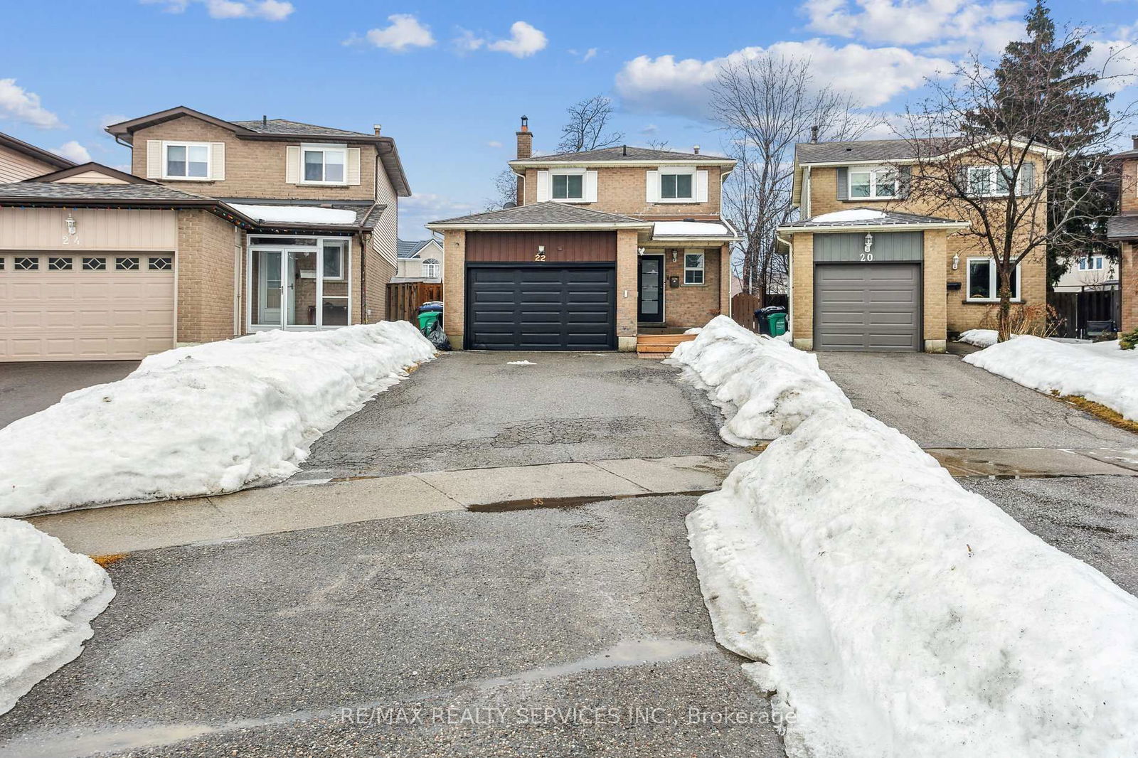 Detached House for sale at 22 Newbridge Crescent, Brampton, Westgate, L6S 4B3 - MLS: W12015333