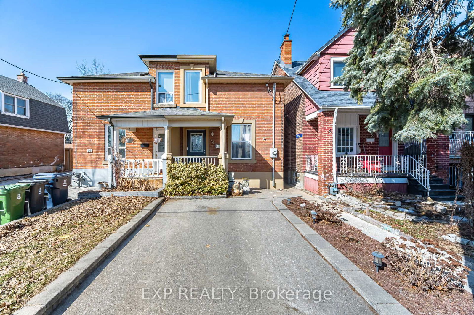 Semi-Detached House sold at 34 Dennis Avenue, Toronto, Mount Dennis, M6N 2T6 - MLS: W12015393