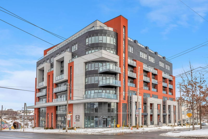home for lease on PH806-2433 Dufferin Street W
