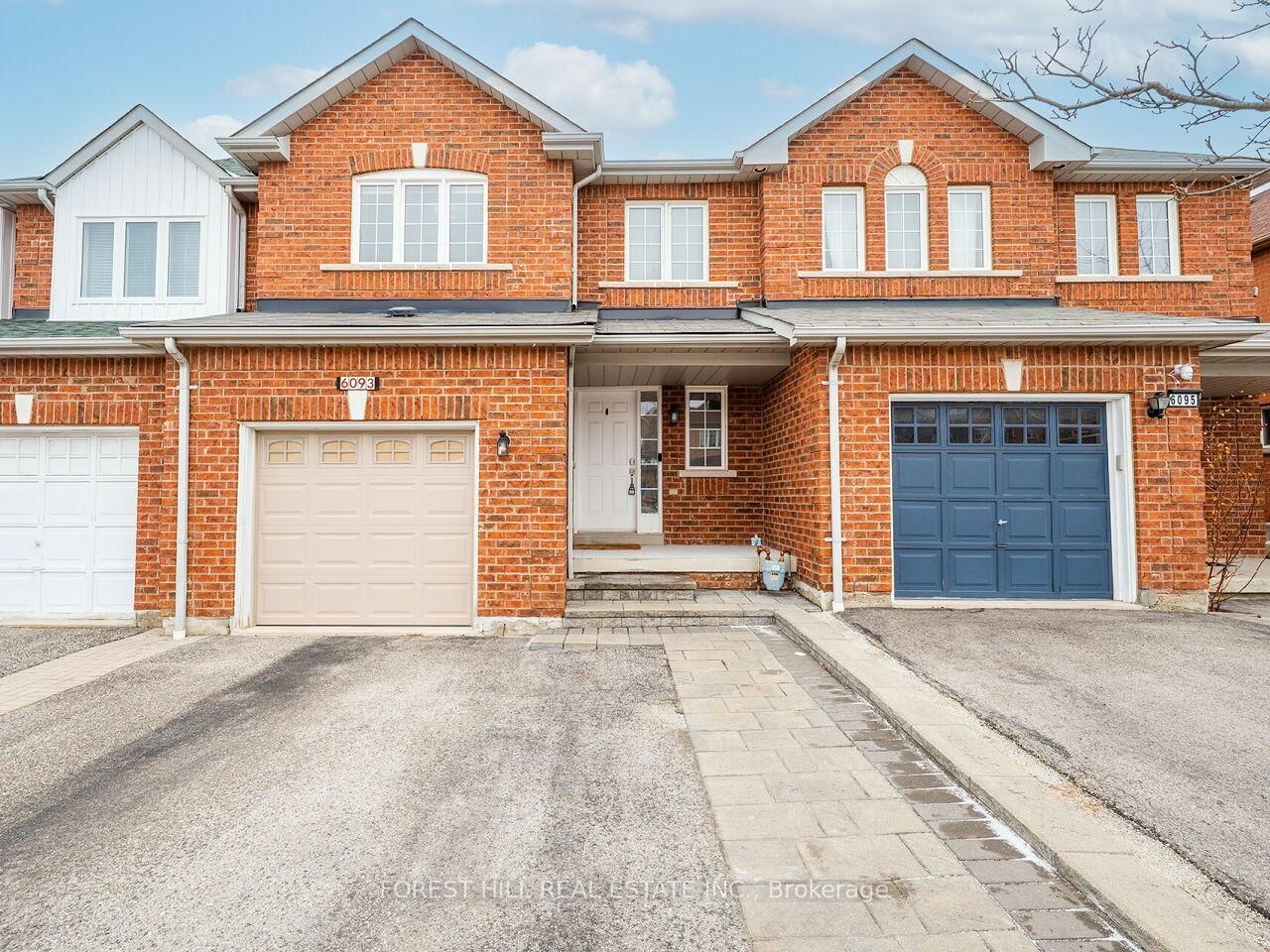 Townhouse for sale at 6093 Rowers Crescent, Mississauga, East Credit, L5V 3A2 - MLS: W12015620