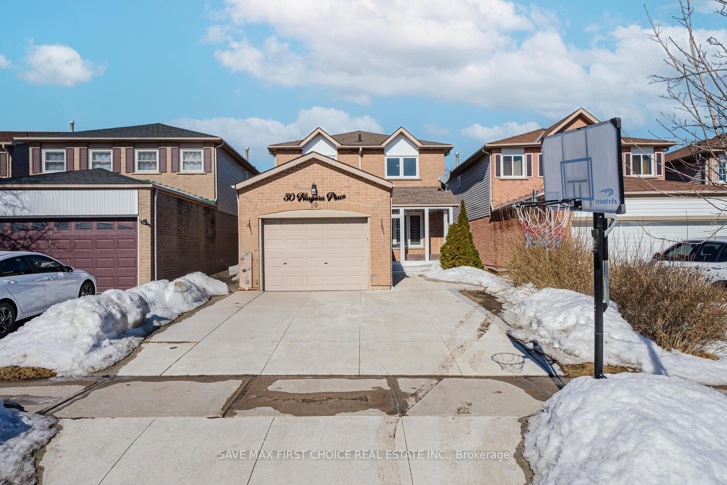 Detached House for sale at 50 Niagara Place, Brampton, Westgate, L6S 4Y9 - MLS: W12015641