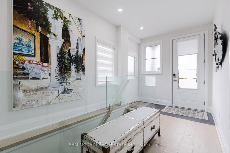 11A Maple Ave N, Mississauga, L5H 2R9 | Image 2