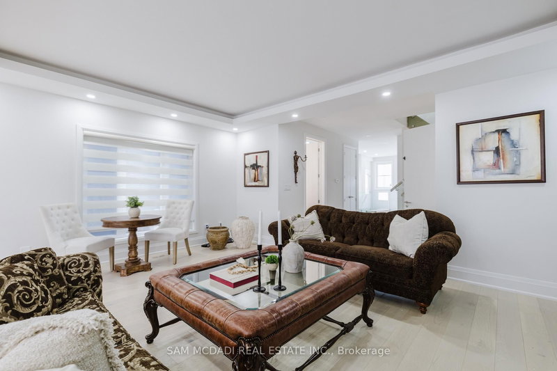 11A Maple Ave N, Mississauga, L5H 2R9 | Image 3