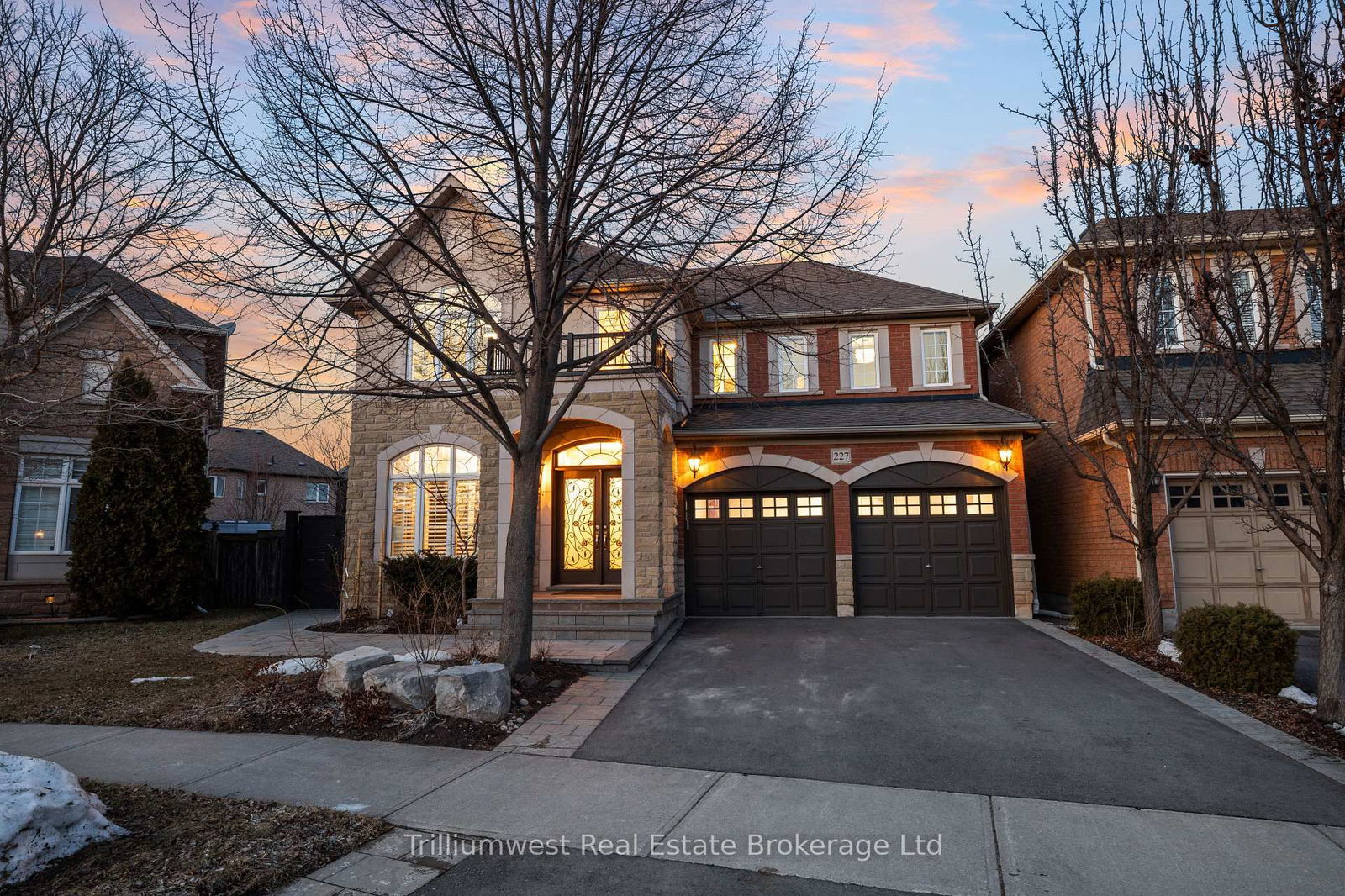 Detached House for sale at 227 Beechtree Crescent, Oakville, BR Bronte, L6L 0A5 - MLS: W12015836