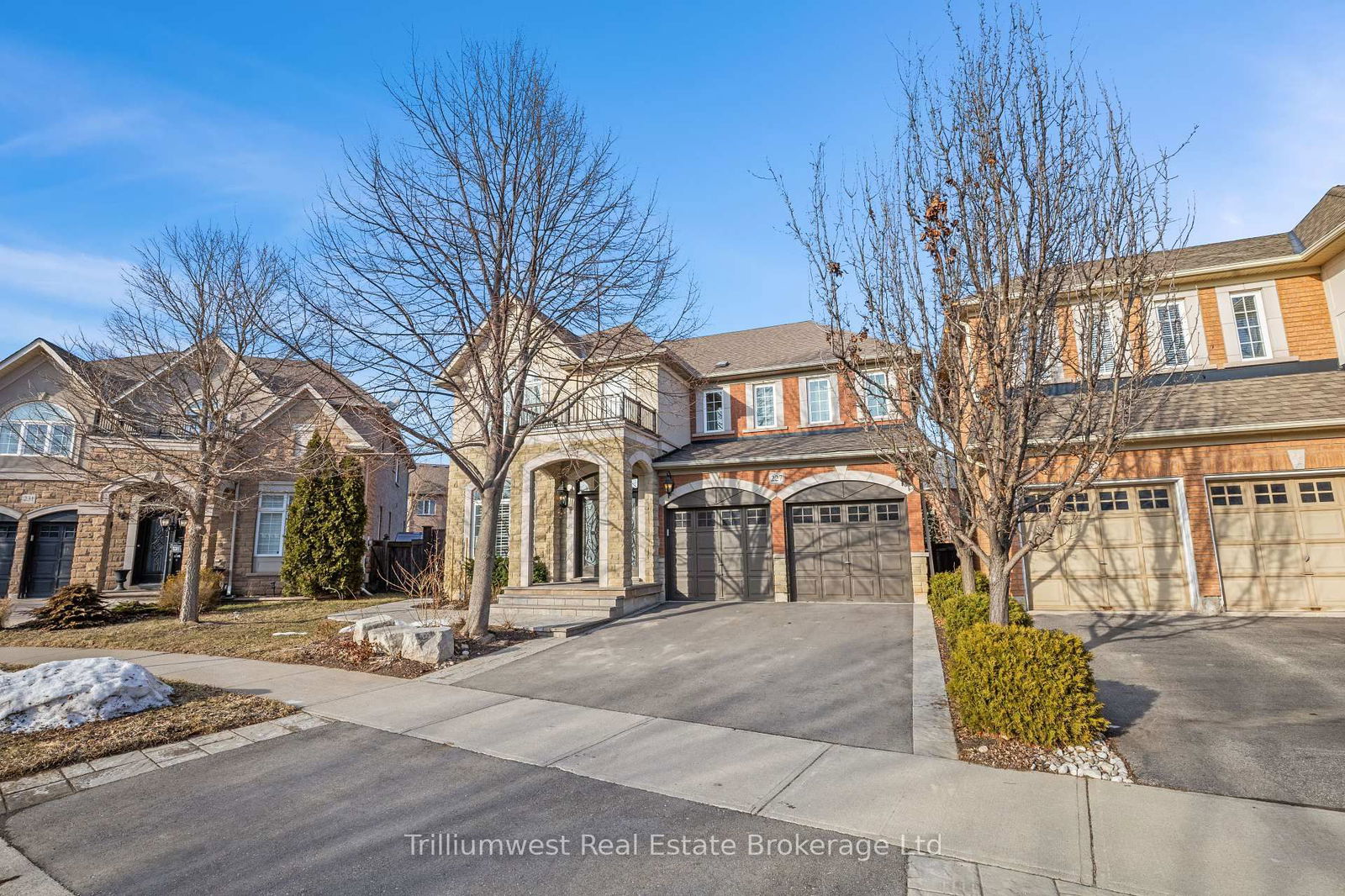 Detached House for sale at 227 Beechtree Crescent, Oakville, 1001 - BR Bronte, L6L 0A5 - MLS: W12015836