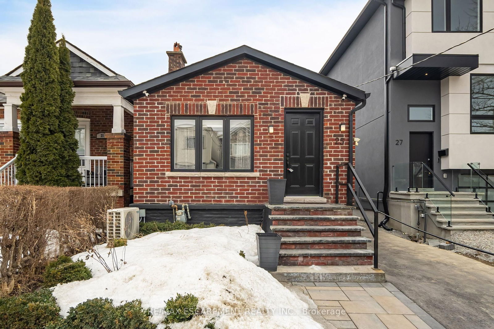 Detached House for sale at 25 Belgravia Avenue, Toronto, Briar Hill-Belgravia, M6E 2M4 - MLS: W12016425