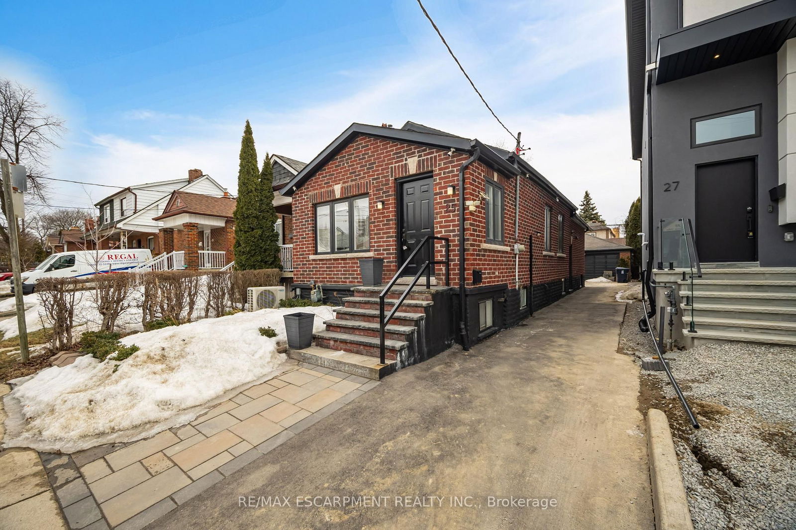 Detached House for sale at 25 Belgravia Avenue, Toronto, Briar Hill-Belgravia, M6E 2M4 - MLS: W12016425