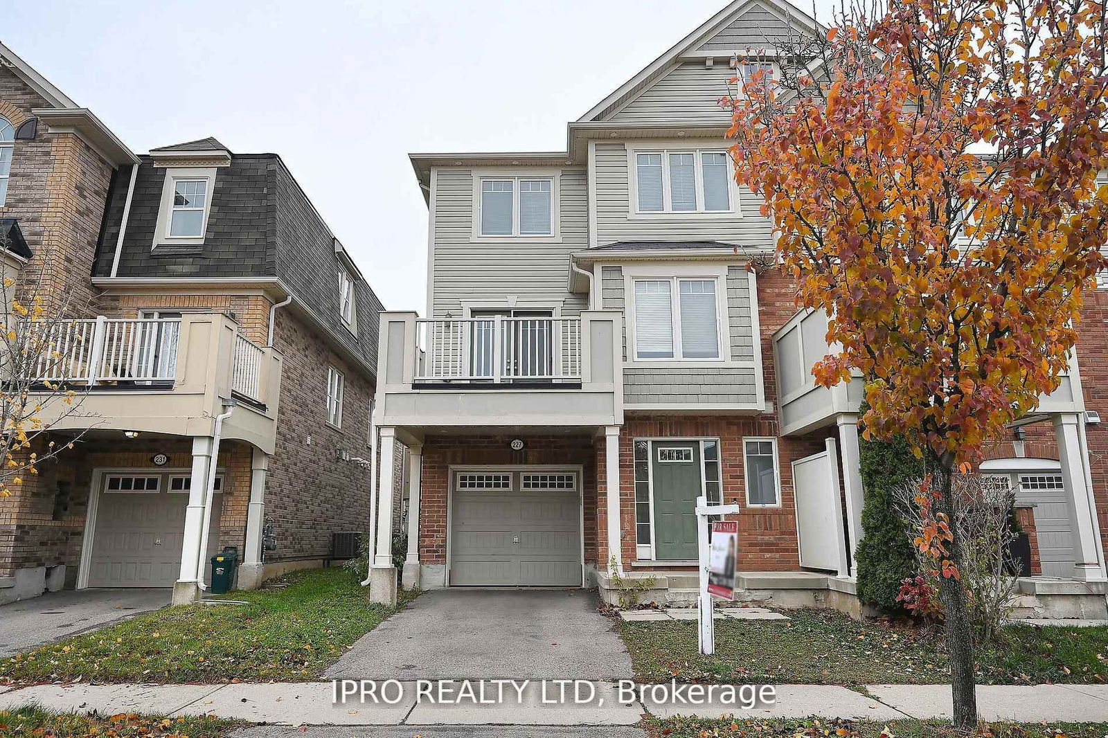 Townhouse for sale at 227 Slingsby Landing N/A, Milton, HA Harrison, L9T 8N5 - MLS: W12016597