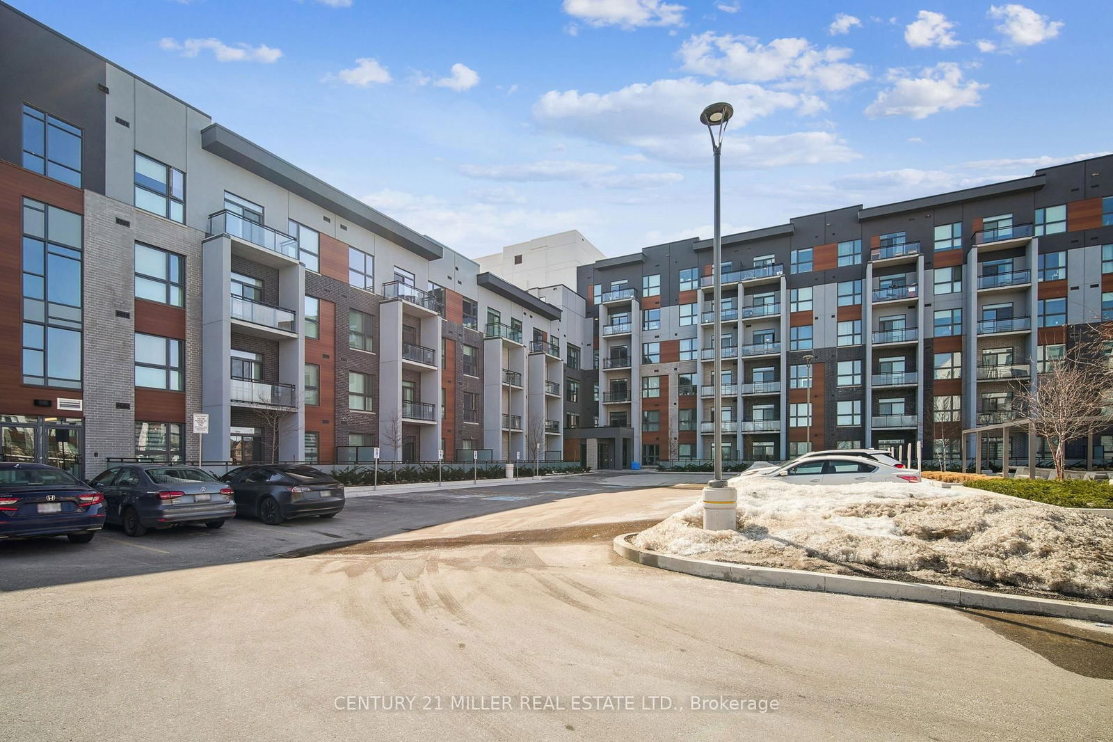 Condo for lease at 115-95 Dundas Street, Oakville, GO Glenorchy, L6M 5N4 - MLS: W12016679