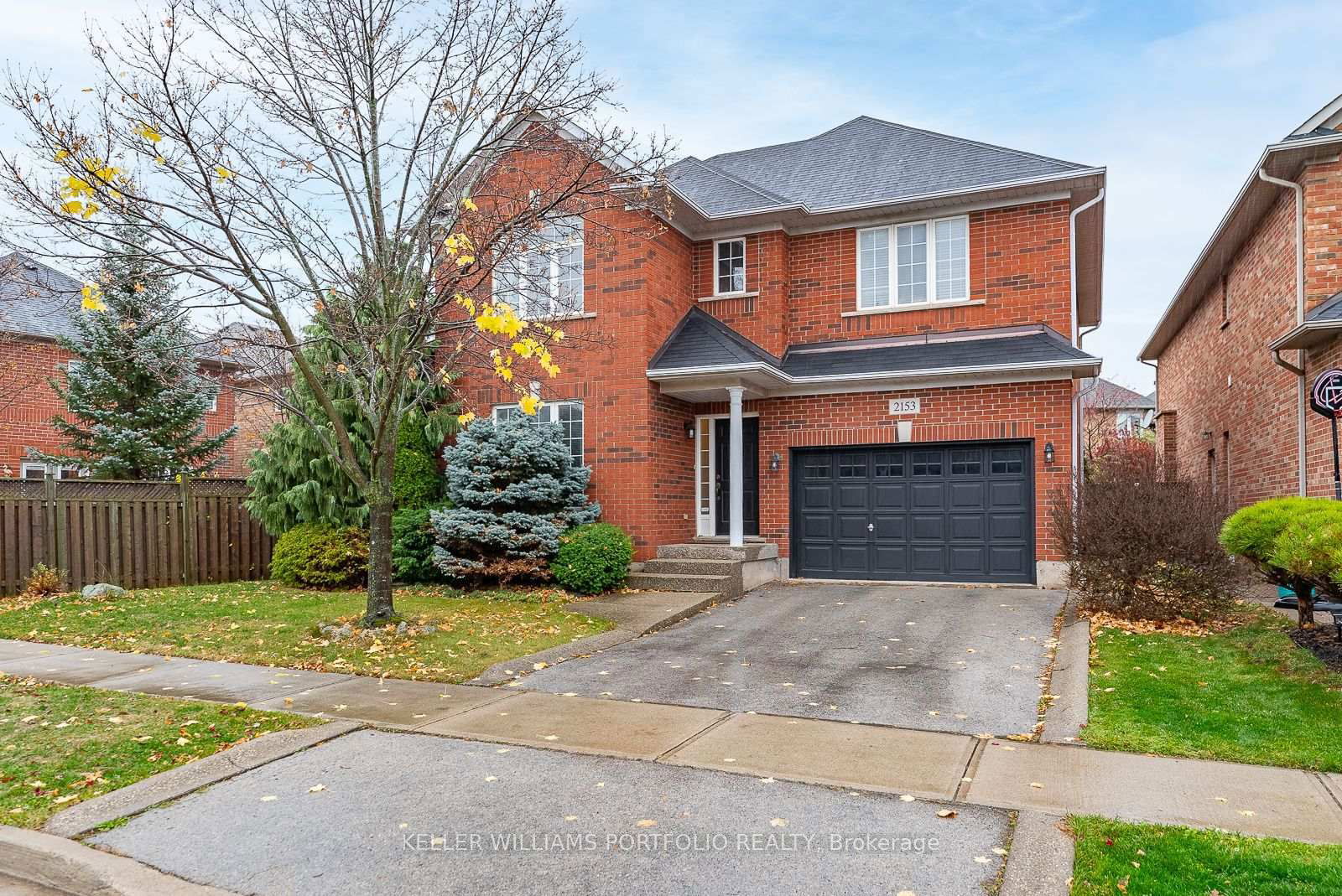 Detached House for sale at 2153 MEADOWGLEN Drive, Oakville, WM Westmount, L6M 4C9 - MLS: W12016973