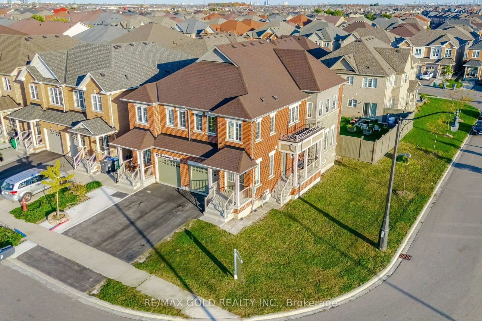 Semi-Detached House for sale at 63 Frenchpark Circle, Brampton, Credit Valley, L6X 0Y6 - MLS: W12017487