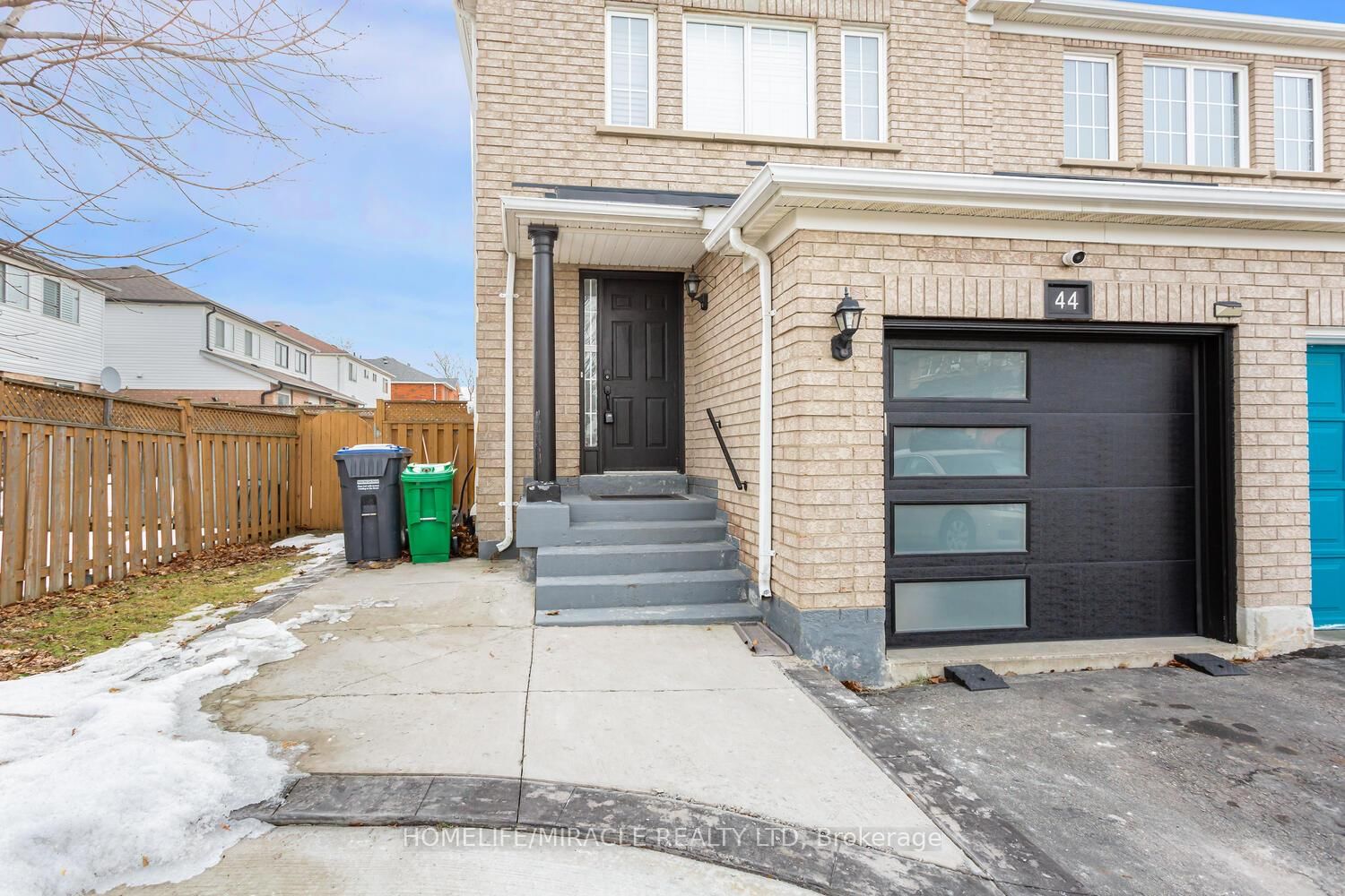 Semi-Detached House for sale at 44 Needlewood Lane, Brampton, Sandringham-Wellington, L6R 2N3 - MLS: W12017622