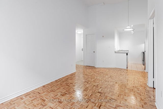116 - 1401 Dupont Street