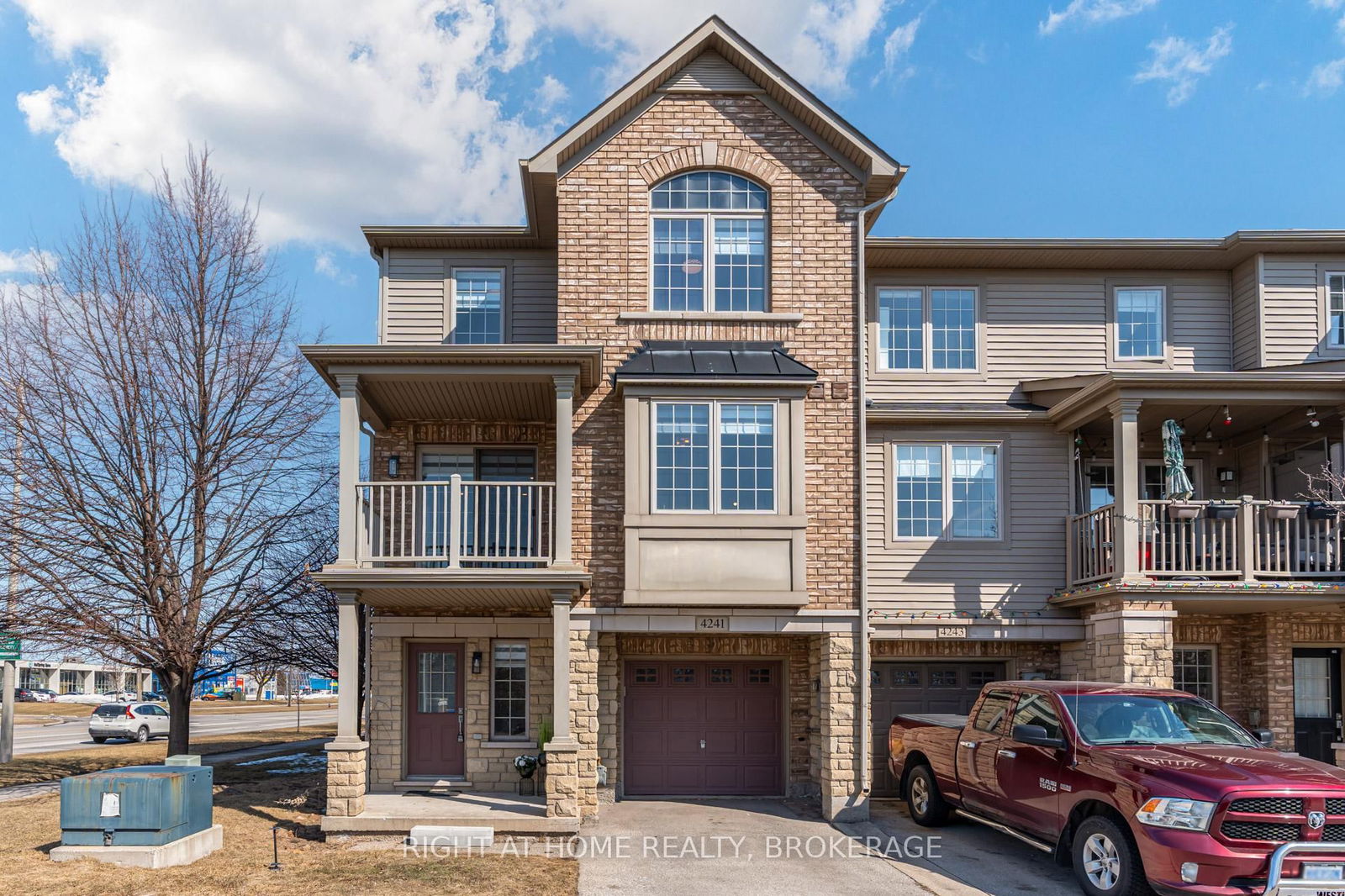 Townhouse for sale at 4241 Ingram Common N/A, Burlington, Shoreacres, L7L 0C3 - MLS: W12017848