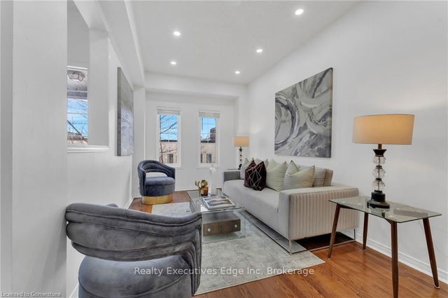 176 - 435 Hensall Circle