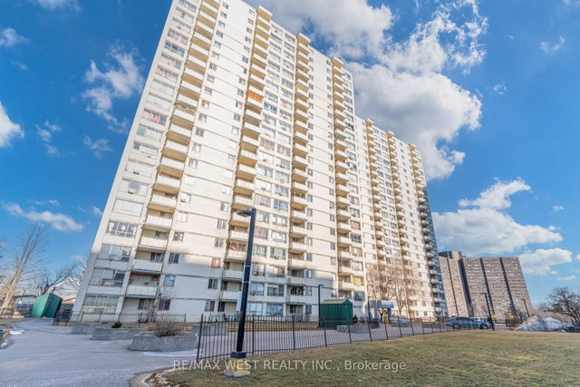 415 - 320 Dixon Road, Etobicoke | Terminated, W12018095 | Condos.ca