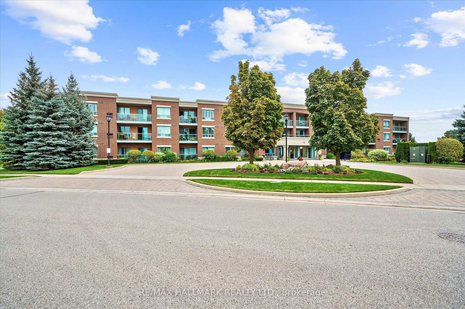 Condo for sale at 302-35 Via Rosedale Way, Brampton, Sandringham-Wellington, L3R 3J9 - MLS: W12018847