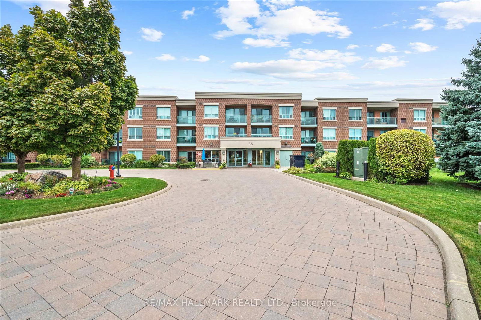 Condo for sale at 302-35 Via Rosedale Way, Brampton, Sandringham-Wellington, L3R 3J9 - MLS: W12018847