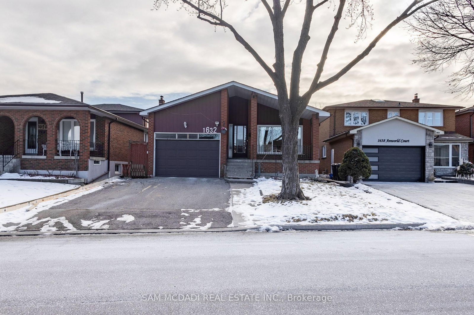 Detached House for sale at 1632 Anworld Court, Mississauga, Rathwood, L4W 2V9 - MLS: W12019370