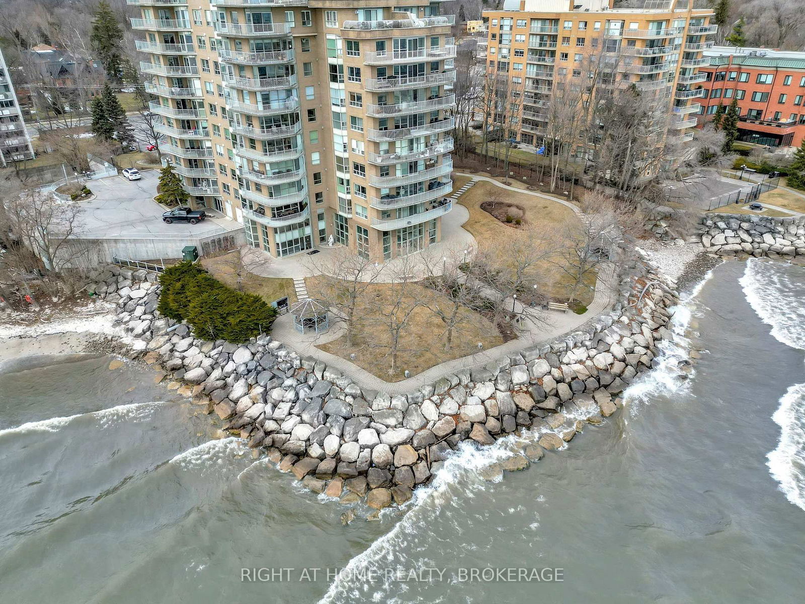 Condo for sale at 802-2190 Lakeshore Road, Burlington, Brant, L7R 4K1 - MLS: W12019532