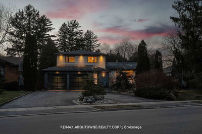 561 Rebecca St, Oakville - West image-0-2