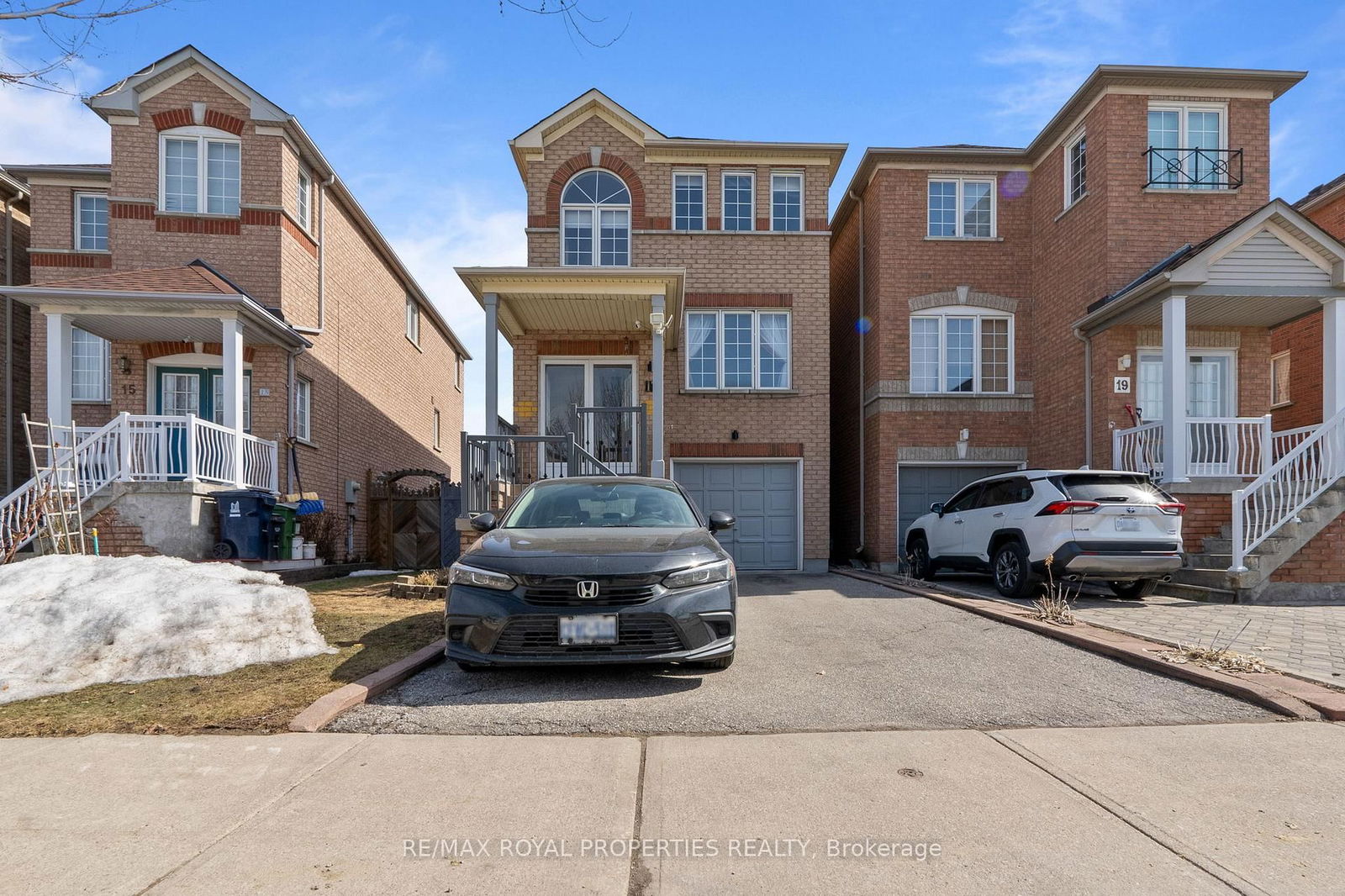 Detached House for sale at 17 Touchstone Drive, Toronto, Brookhaven-Amesbury, M6M 5L3 - MLS: W12019706