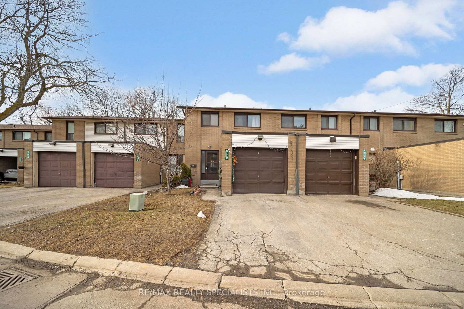 Townhouse for sale at 308 Fleetwood Crescent, Brampton, Southgate, L6T 2E7 - MLS: W12019899