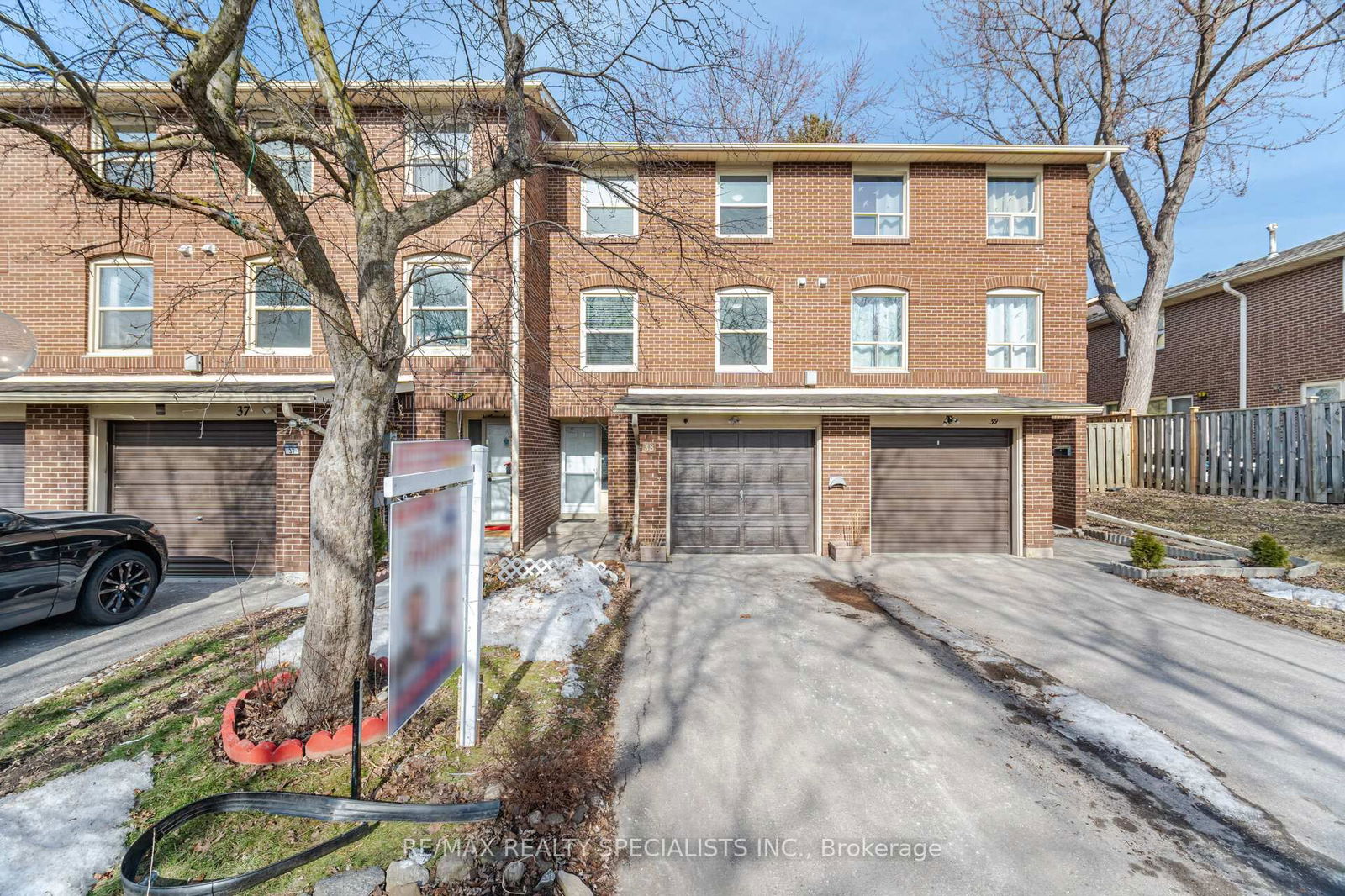 Townhouse for sale at 38 Eden Park, Brampton, Southgate, L6T 3A5 - MLS: W12019914