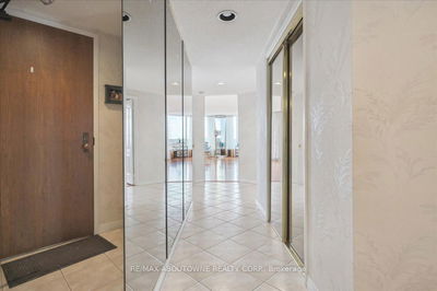 Unit 703 — 1901 Pilgrims Way, Oakville - Glen Abbey image-0-4