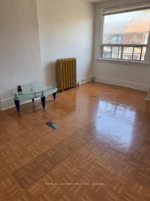 Semi-Detached House for lease at 10 Carling Avenue, Toronto, Dovercourt-Wallace Emerson-Junction, M6G 3S1 - MLS: W12019984