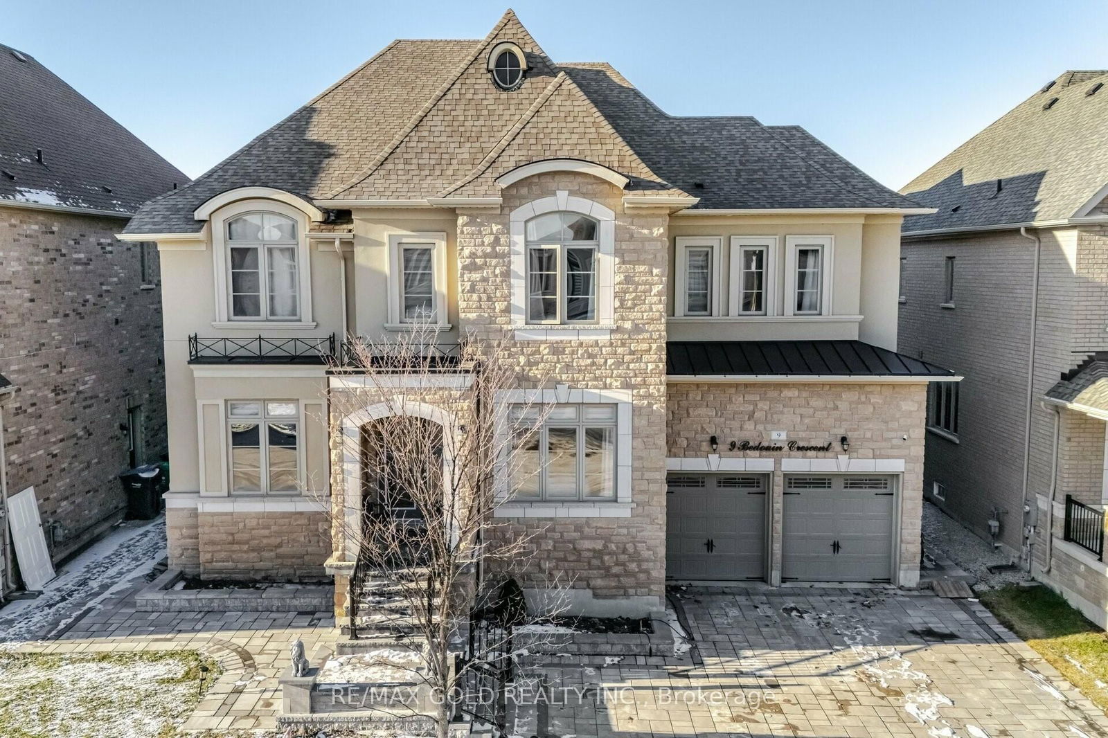 Detached House sold at 9 Bedouin Crescent, Brampton, Toronto Gore Rural Estate, L6P 4H3 - MLS: W12020073