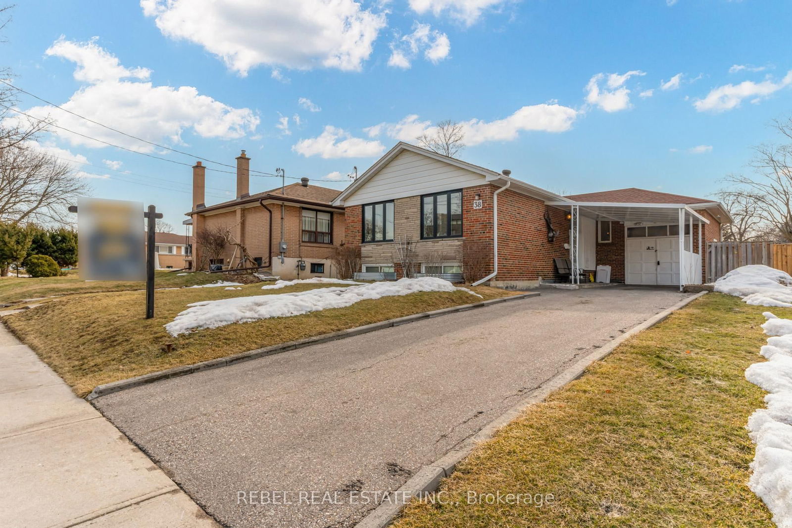 Detached House sold at 38 Heatherglen Road, Toronto, West Humber-Clairville, M9W 4R2 - MLS: W12020125