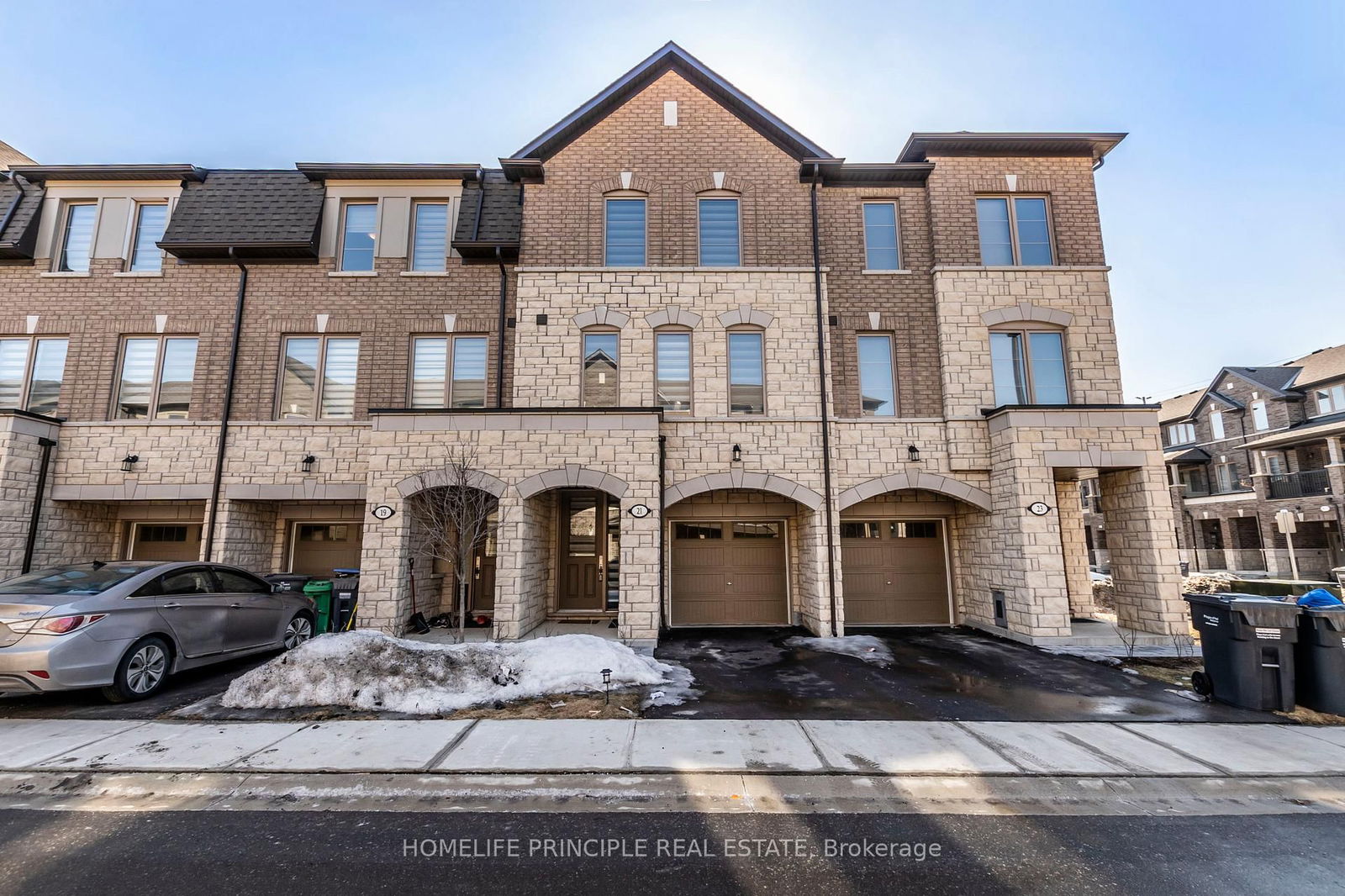 Townhouse for sale at 21 Arcola Street, Brampton, Bram East, L6P 4N7 - MLS: W12020204