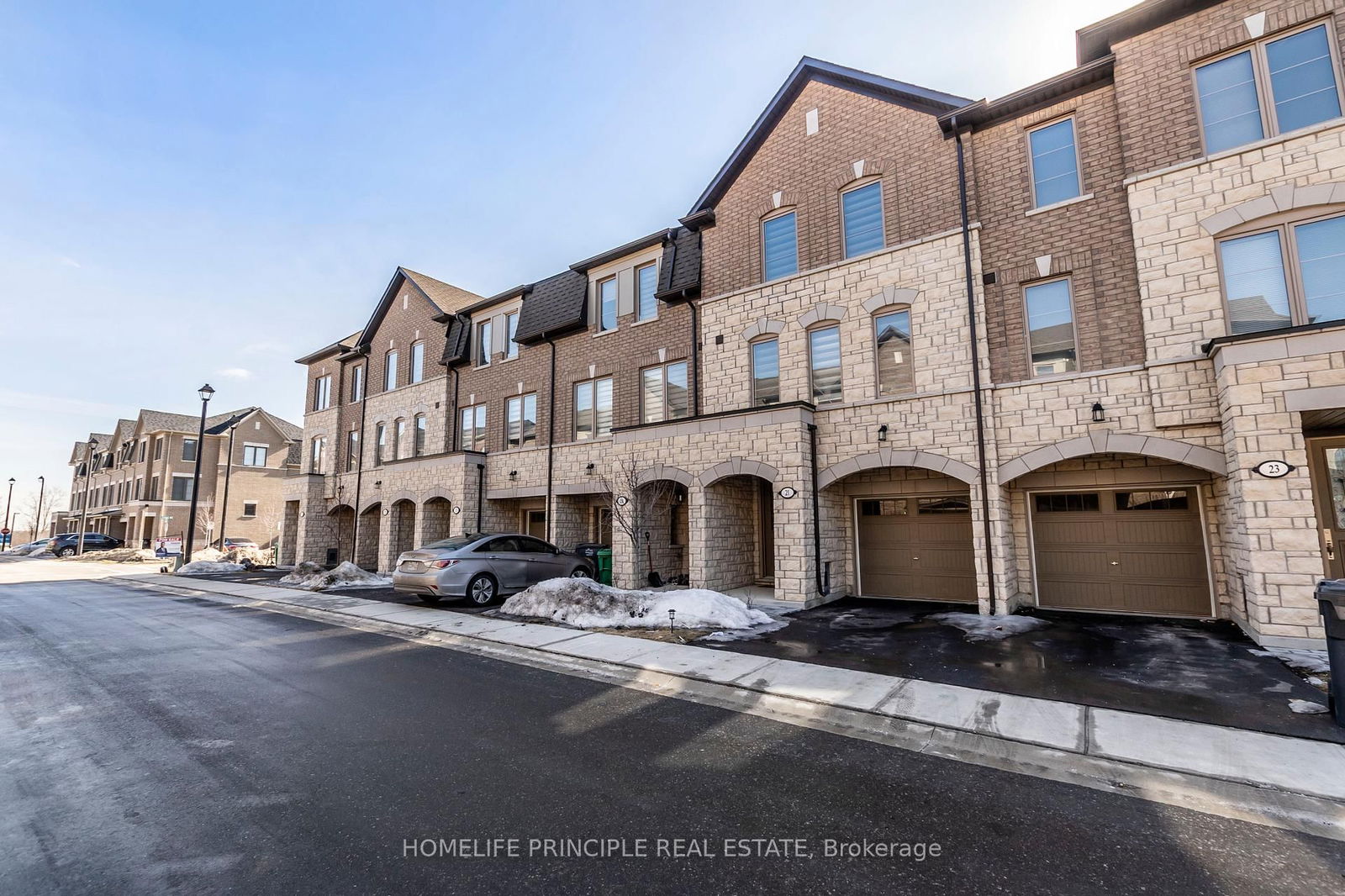 Townhouse for sale at 21 Arcola Street, Brampton, Bram East, L6P 4N7 - MLS: W12020204