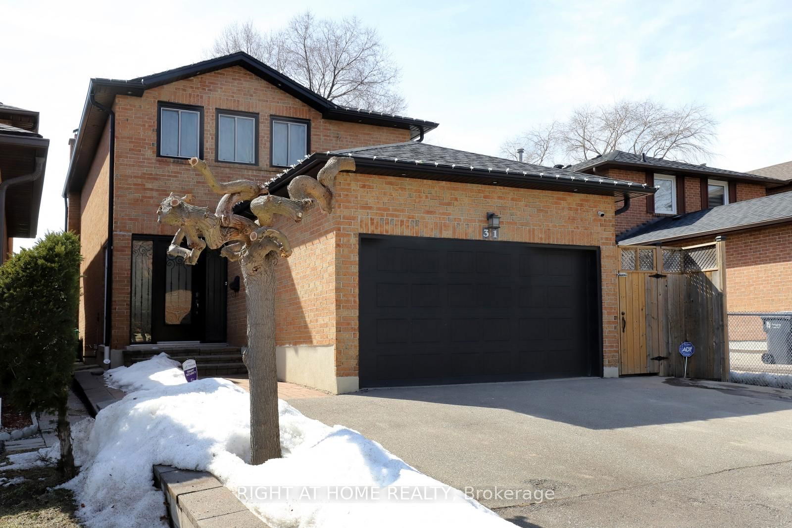 Detached House for sale at 31 Hanson Road, Mississauga, Fairview, L5B 2E3 - MLS: W12020501