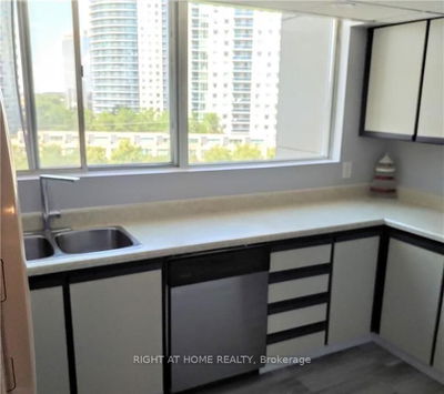 Unit 809 — 3700 KANEFF Cres, Mississauga - Mississauga Valleys image-0-3