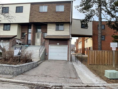 Townhouse for sale at 140-180 Mississauga Valley Boulevard, Mississauga, Mississauga Valleys, L5A 3M2 - MLS: W12020936