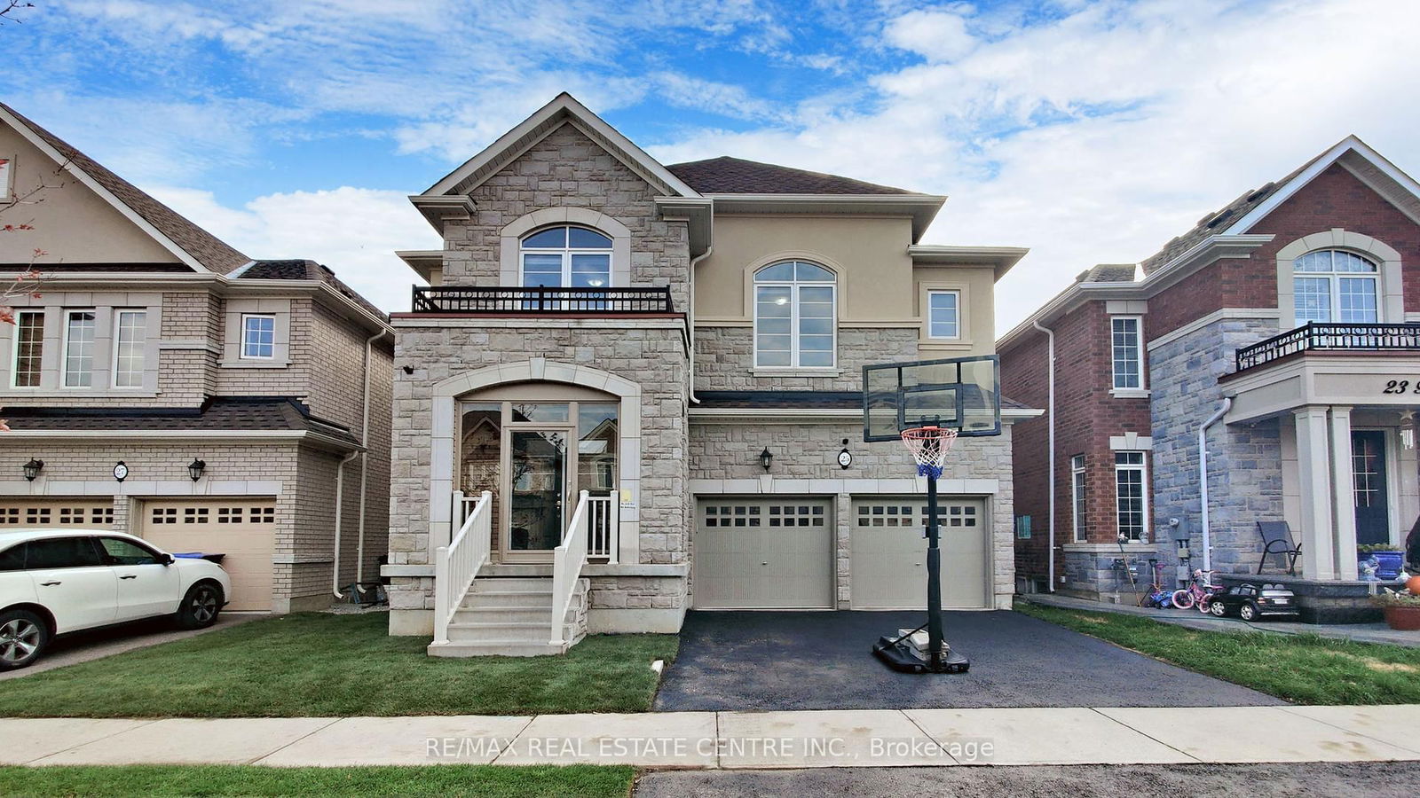 Detached House for sale at 25 Fann Drive, Brampton, Northwest Brampton, L7A 4L4 - MLS: W12021014