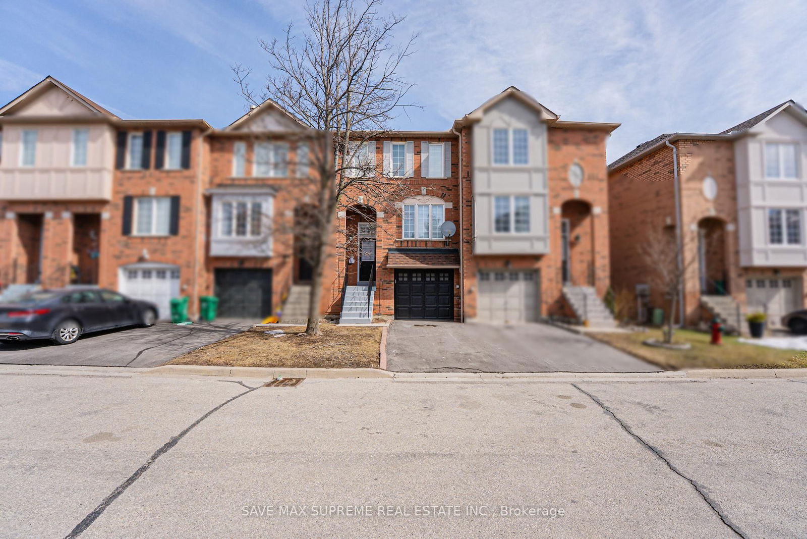 Townhouse sold at 65-2 Clay Brick Court, Brampton, Brampton North, L6V 4M7 - MLS: W12021039