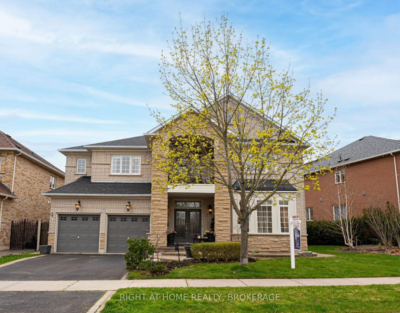 Detached House for sale at 2518 Hemmford Drive, Oakville, WM Westmount, L6M 4R7 - MLS: W12021138