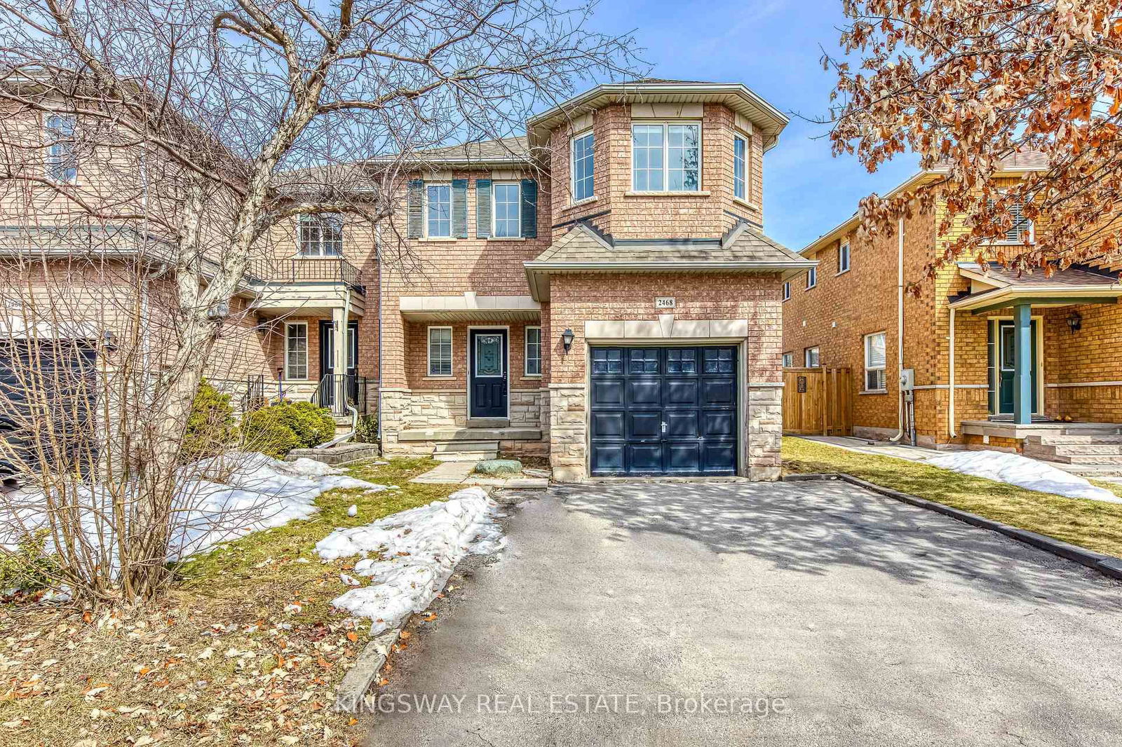 Townhouse for sale at 2468 Newcastle Crescent, Oakville, WT West Oak Trails, L6M 4P3 - MLS: W12021260